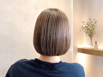 シーク(SiiQ)の写真/白髪染卒業で若く見えを叶える！綺麗で自然な仕上がり脱白髪染めで理想の髪へ◎
