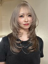 エトワール(ETOILE)&nbsp;レイヤーカット/韓国風レイヤーカット/ホワイトベージュ