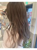 オリーブベージュ