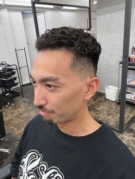 アドラ(ADLLA) フェードパーマ