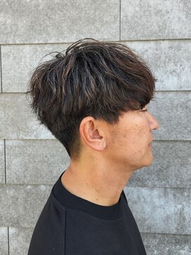 ニアウ 伊勢崎連取店(Niau) 刈り上げマッシュ波巻きツイストスパイラルパーマメンズショート