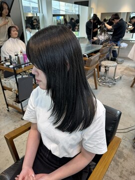 トレス(TRESS) レイヤーカット　ボブレイヤー　外ハネボブ　くびれボブ