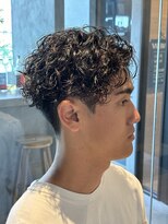 メンズサロン ブロック(Men's Salon bloc)&nbsp;センターパートツイストスパイラルパーマ波巻きパーマショート