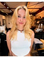 アデ オモテサンドウ(ade omotesando) ハイトーンカラーとレイヤーで作るトレンド海外スタイル