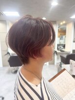 ホワイトストーン WHITE STONE ピンクバイオレットの軽やかショート