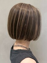 ソワネ 表参道(soigne)&nbsp;表参道白髪ぼかし顔周りレイヤーくびれショートボブアッシュ40代