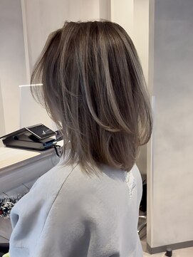 ラビマーニ 箕面店(Labimani) 【Labimani】レイヤーボブ×白髪ぼかしバレイヤージュ