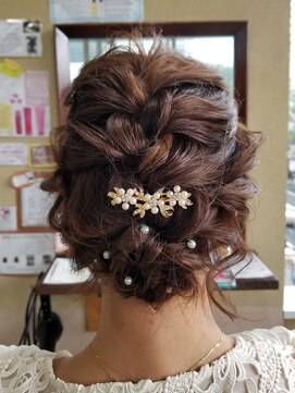 パピヨンロゼ(Papillon Rose) みつあみアレンジパール