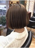 シンプル前下がりボブ