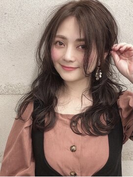 フォンズ(FONS) 大人かわいいゆるふわミディ ツヤカラー モテ髪カタログ