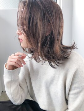 アコロン(acoron) 小顔×ピンクベージュ×ハイライトカラー×イルミナ×新宿