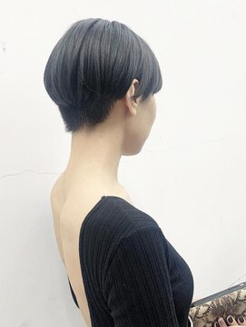 ココ 本八幡(KOKO) 黒髪クラゲヘアーオリーブグレー小顔ココアベージュショート