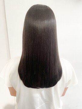 ヴィッカエコル (vicca 'ekolu) 《'ekolu横山》ノームコア/地毛風ストレート/抜け感/うる艶髪