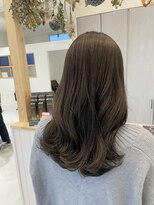 ジジ チーク 栃木(Gigi cheek)&nbsp;・赤みなしのオリーブグレージュ