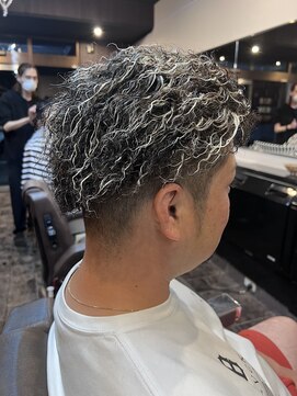 バーバーショップゾン(barber shop ZoN) ツイストパーマ