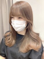 カルナ バイ エルモ(calna by ELMO)&nbsp;大人くびれヘア　まろベージュ　おくれ毛ヘア