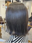 オリーブ系切りっぱなしボブ