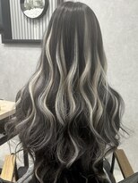 ロウル 渋谷(LOWRL)&nbsp;ダークグレー×ホワイトベージュ/ハイライトエクステ