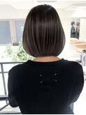レイヤー白髪ぼかしハイライトダブルカラーインナーカラーボブ