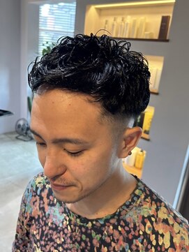 イコール(EquAll) 【フェードマッシュパーマ】