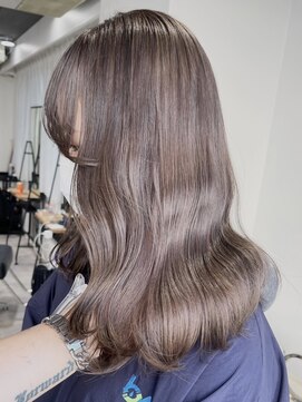 ツキ 横浜店(tuki) インナーカラーケアブリーチイヤリングカラーハイライトレイヤー