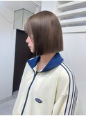 切りっぱなしボブ/ベージュ／ブラウン/ダブルカラー/10代／20代