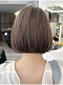 切りっぱなしボブ_ミルクティーブラウン_