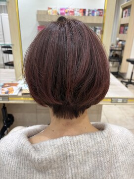 アッシュ 仙川店(Ash) 60代大人ボリュームUPひし形ショートボブ白髪ぼかしハイライト