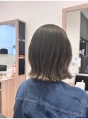 切りっぱなしボブ　グラデーションカラー
