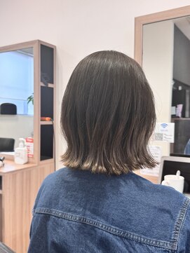 アライズ(ARISE) 切りっぱなしボブ グラデーションカラー