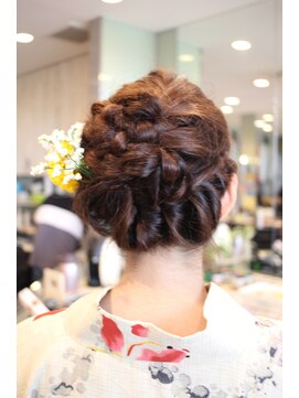 エメールヘア(aimere hair) ロープ編みヘアアレンジ