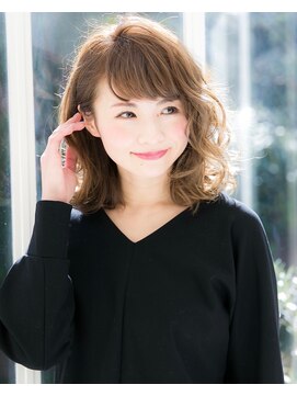 クロエ バイ ラヴィズム 上木戸店(CLOE by LUVISM) 透明感たっぷりのシナモンベージュ