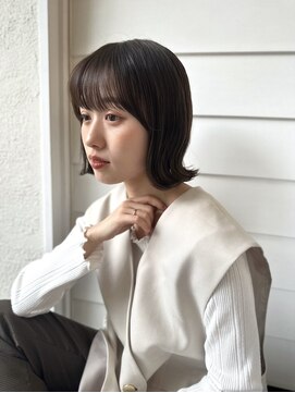 オーロ 緑地公園店(ORO) 暗髪と外ハネウエーブが大人っぽいスタイル