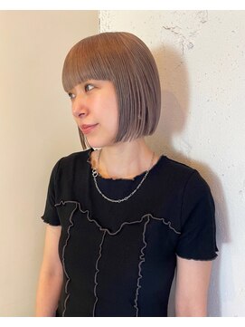 ルーム(Loom.) ミルクティーカラー切りっぱなしボブ