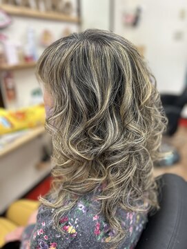 まつこ美容室 白髪ぼかしハイライト