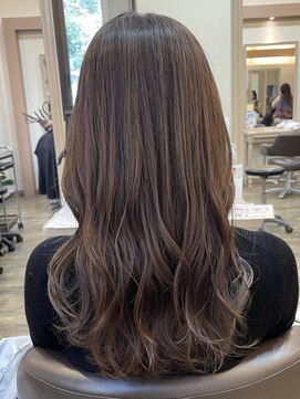 アルターリール(aL ter Rire) イメチェン/ホワイトブロンド/外ハネボブ/美髪/ワイドバング