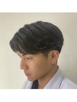 アッシュ 二子玉川店(Ash)&nbsp;ニュアンスパーマセンターパートコンマヘアツーブロック刈り上げ