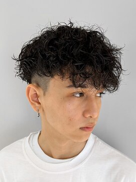 ルーシー 渋谷(LUCEY) スペインカールハイライトスパイラルパーマフェード極道パーマ