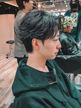 ルーストデラックス 京都河原町三条(ROOST dx) MEN’S/リバースセンターパート/ニュアンスパーマ/河原町