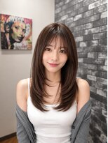 リリー シンジュク(Lilly)&nbsp;ダークアッシュ/ミディアムレイヤー/韓国巻き/顔周りカット