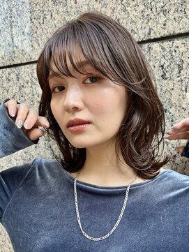 オアシスアヴェダ ザ・ペニンシュラ東京(OASIS AVEDA) くびレイヤー・ベージュ・小顔似合わせカット銀座20代30代