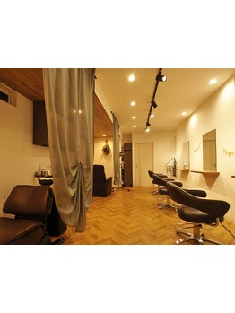 女性スタイリスト2人の少人数サロンです！初めてでも緊張しないでくつろげる空気感が人気です★