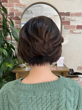 ヘア ナヴォーナ 千代ケ崎店(hair NAVONA) ショートボブ×ハイライトカラー