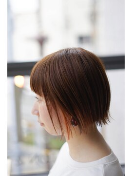 ニーイチイチ(211) 似合わせカットイメチェン/テラコッタインナー/クールボブ