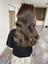 リズム(lysm)&nbsp;ロングヘア × ベージュカラー