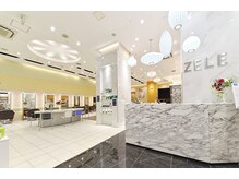 ゼル アリオ西新井店(ZELE)の雰囲気（ショッピングモールのビューティエリアゾーンの入口です）