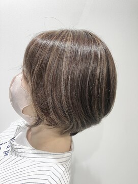 リュネッツ(lunettes) 派手すぎないナチュラルハイライト！