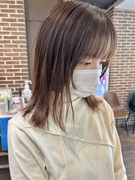 ヘアーアンドメイク ビス(HAIR&MAKE bis) 顔まりレイヤーカットでオシャレヘア☆ももこ
