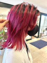 ビュートリアム 神戸(BEAUTRIUM) 暖色カラー/派手髪/赤髪/ピンク髪/ウルフ/外ハネ/デザインカラー