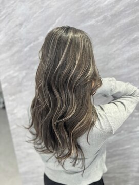 アルドーレフィエロ シンサイバシ(Ardore fiero shinsaibashi) コントラスト極ハイライト☆グレーベージュ